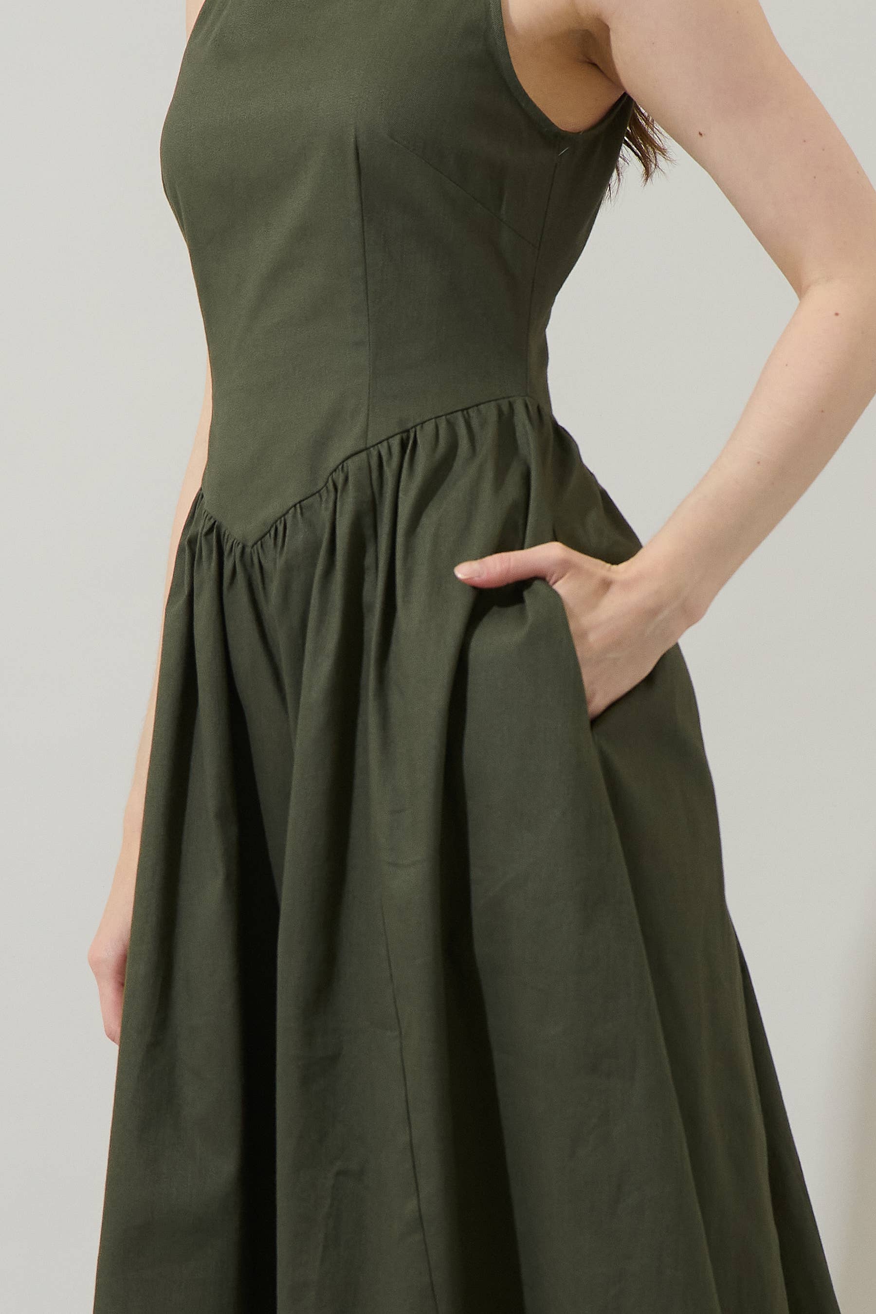 Olive Sleeveless Boat Neck Midi Dress with Pockets