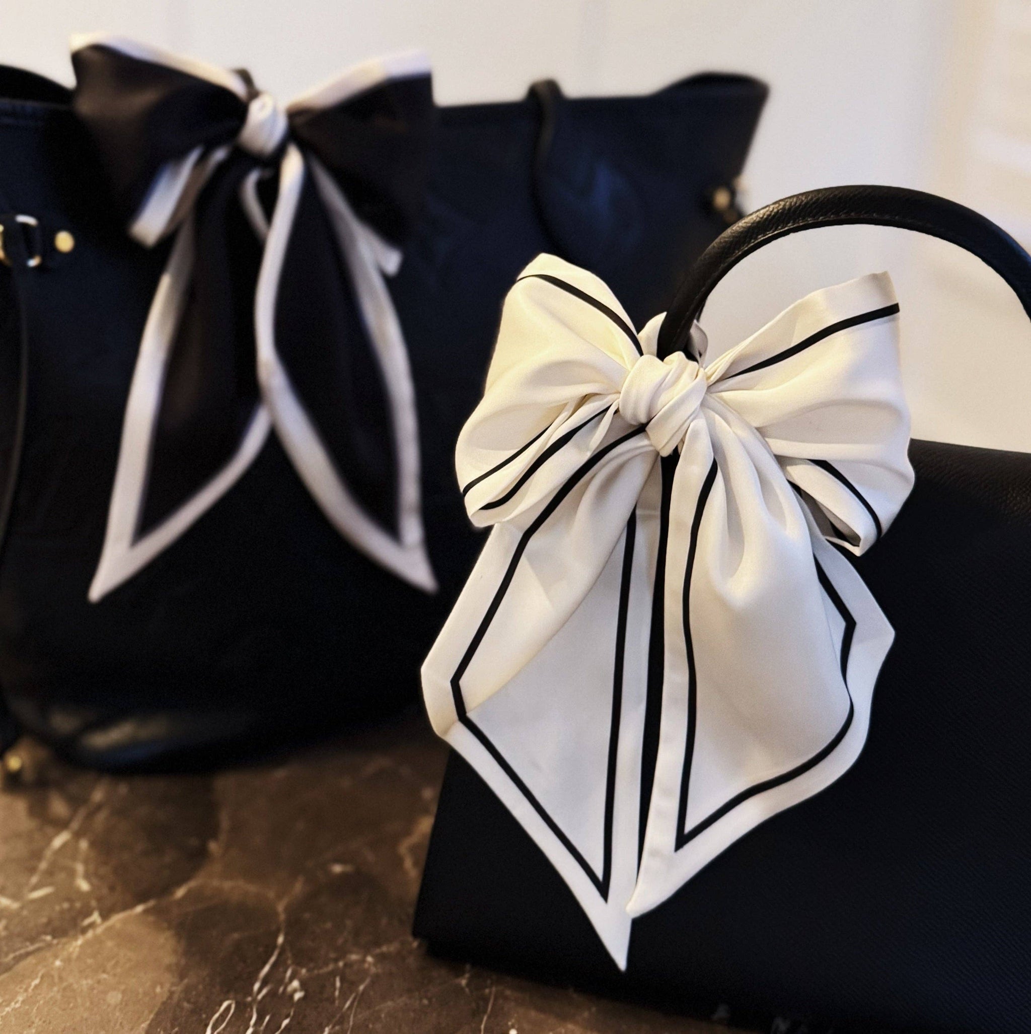 Chic Contrast Edge Ribbon Scarf
