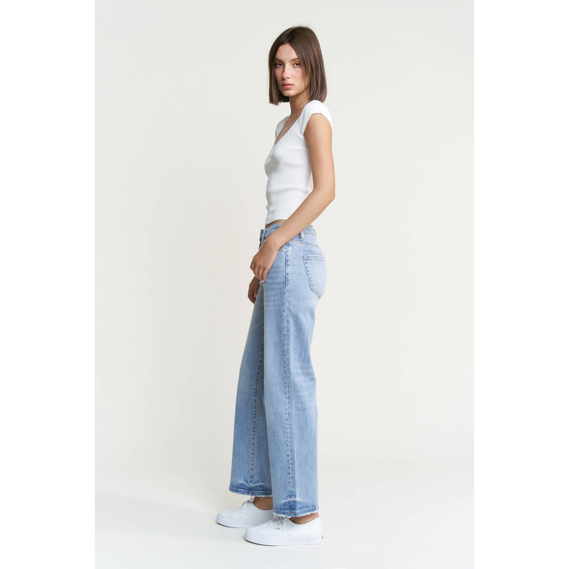 Light Denim Mid Rise Loose Fit Straight Ankle Jeans
