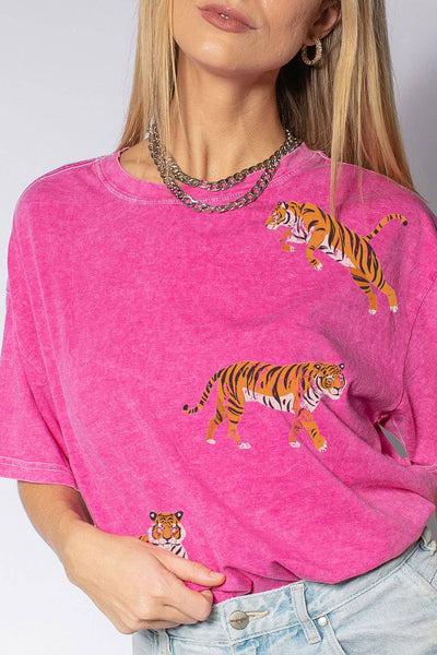 WOMEN'S MINERAL WASHED TIGERS GRAPHIC TEES