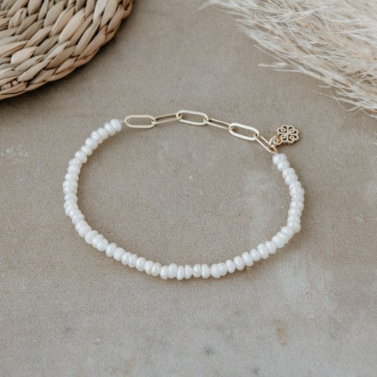 Glee Alyssa White Pearl Bracelet