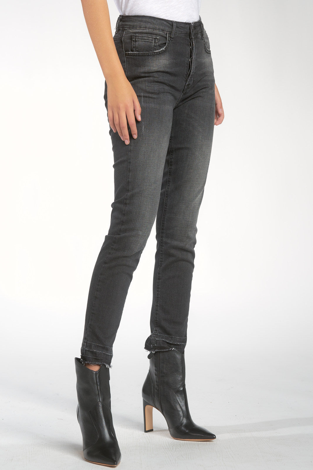 Grey Skinny Jeans with Reversed Pockets