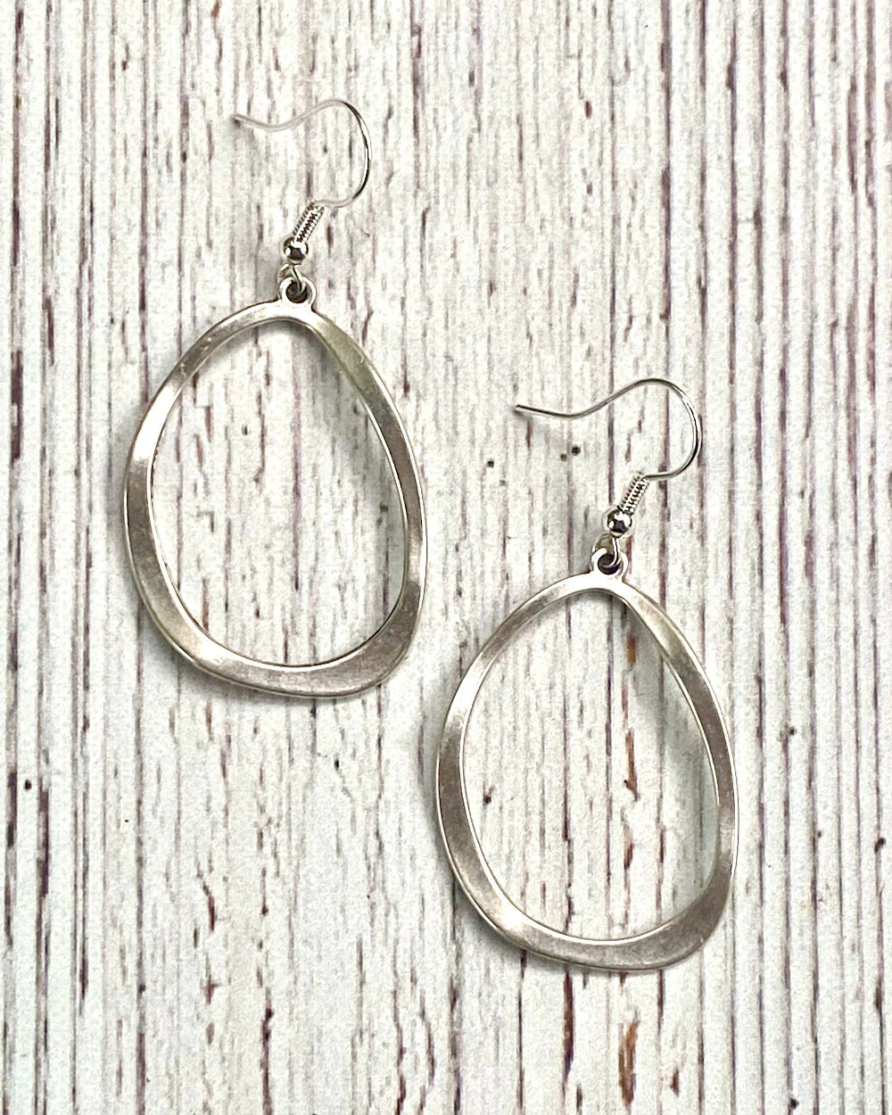 InspireDesigns Silver Wavy Hoop Earrings
