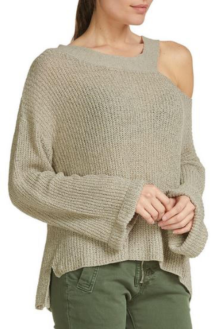 Sweater with Cold Shoulder